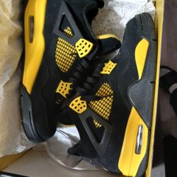 Jordan 4 Retro Yellow Thunder 