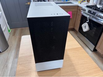 PC (Custom built, Perfect for 1440p gaming, Ryzen 7 3700X, RTX2070 Super, 16gb ram, 500gb SSD, 650W PS)