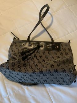 Dooney & Bourke 