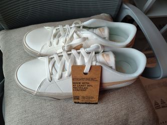 Nike Court Legacy Women's size 10