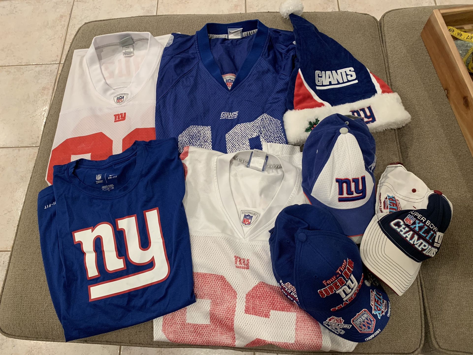 8 New York Giants Jerseys Hats XL for Sale in Deerfield Beach, FL - OfferUp