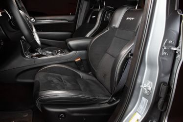 2018 Jeep SRT Seats front and back Seats