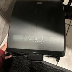 Manual Paper Towel Dispenser 