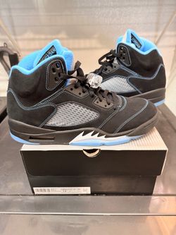 Brand New Black University Blue AJ5 (sz12)