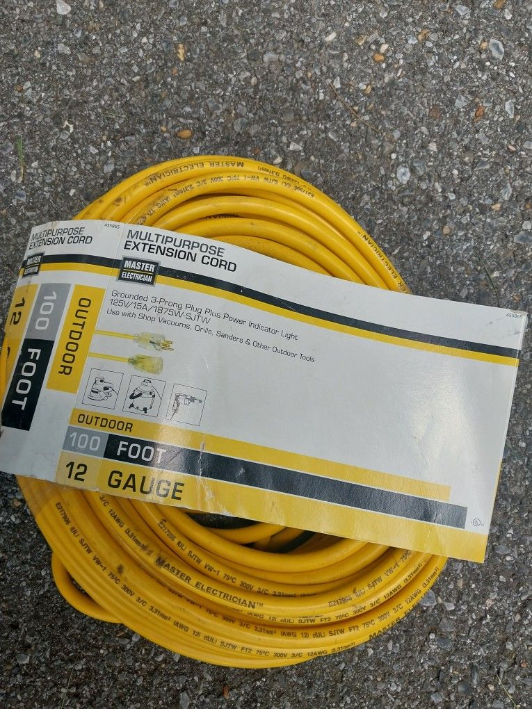 100 Ft Outdoor 12 Gauge Extension Cord