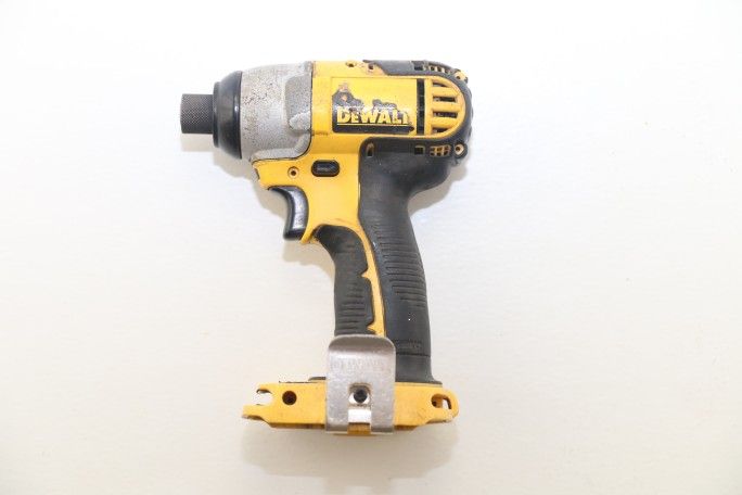 Dewalt DC827 18V Cordless 1/4" Inch Impact Driver