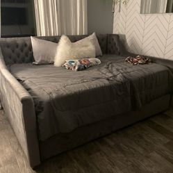 Day Bed  Full 