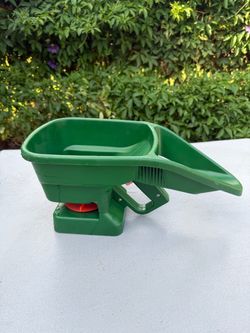 Hand-Held Garden Spreader
