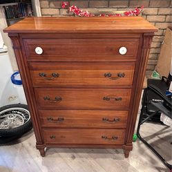 Wooden dresser, good condition
