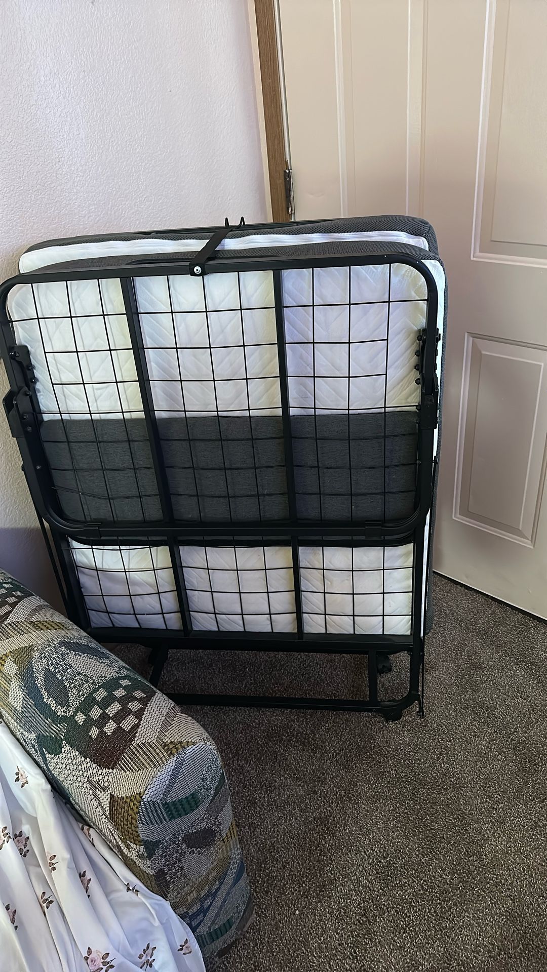 Foldable Cot Bed W Mattress 