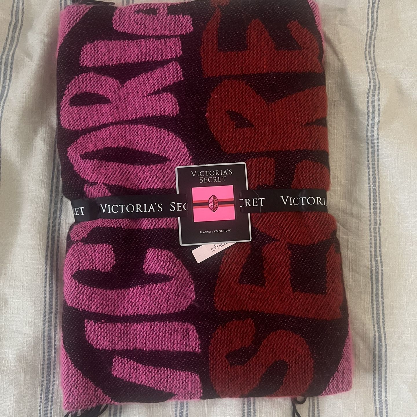 Brand New Victoria Secret Bag. for Sale in Riverside, CA - OfferUp