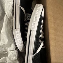 New Kids Black knit slip-on Converse Size 1