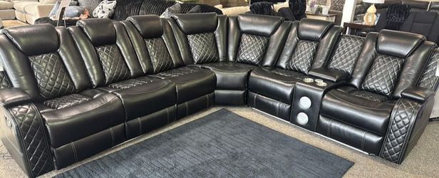 Olivia 🎉 brand new/ modern/luxury 🌼 3 piece power reclining sectional