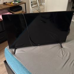 32" TCL Roku TV w/remote