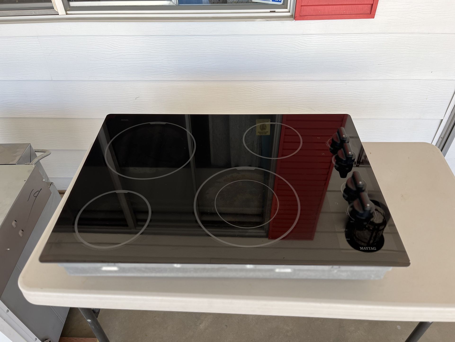 Maytag Stovetop 31x22 4 Burners Black Excellent Condition $75 Mesa