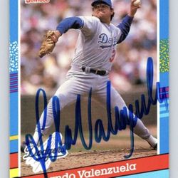 Fernando Valenzuela autographed Baseball Card 
