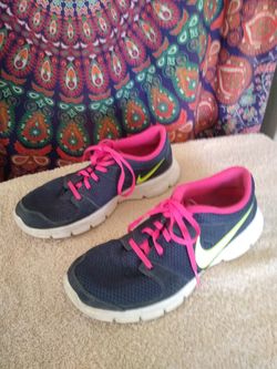 Nike Women's 8.5