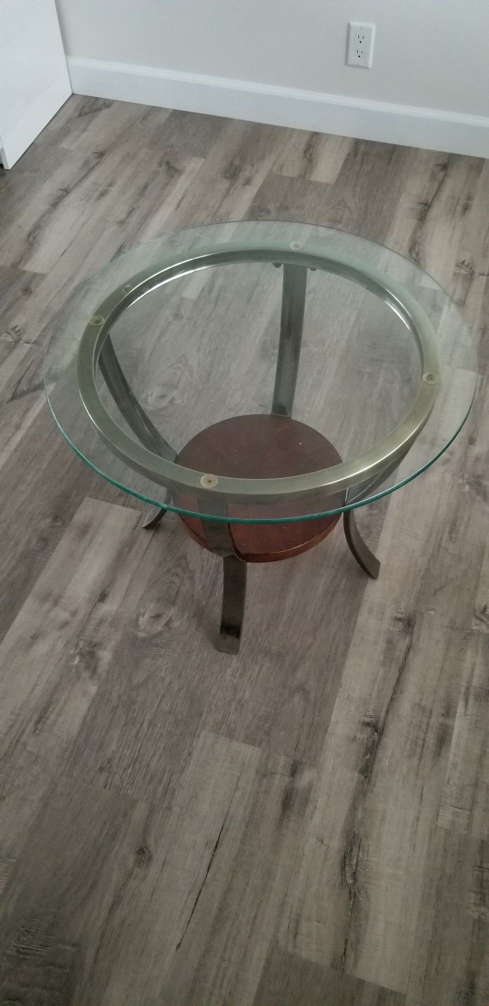 Side table/plant table about 23.5" diameter x 20" tall
