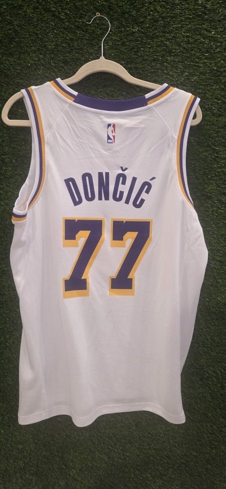 LA Lakers Doncic #77 White Large Basketball Jersey 