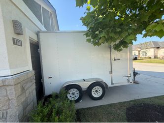 Tandem enclose trailer