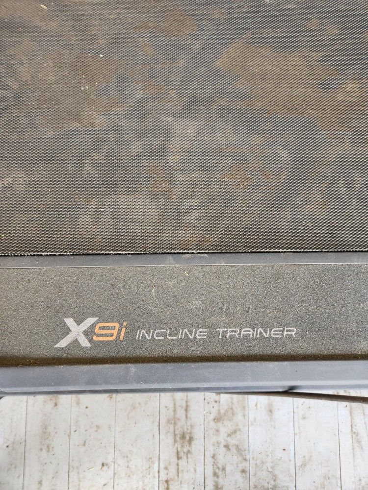Used Nordic Track X9I INCLINE TRAINER Treadmills
