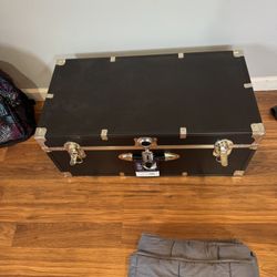 Seward Trunk With Lock