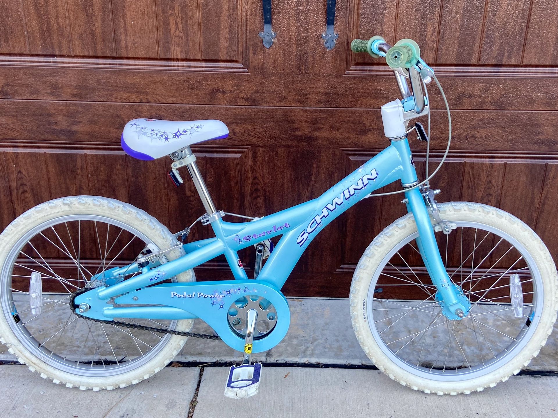 Kids bike made by Schwinn like new condition 16” wheels