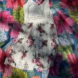 Women’s white floral mini dress 