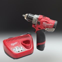 Milwaukee M12 Fuel Hammer Drill Set