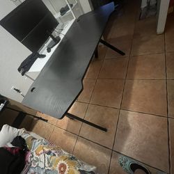 Free Gamer Desk