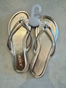New size 6 JCREW gold sandals