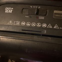 Pen Gear Paper Shredder