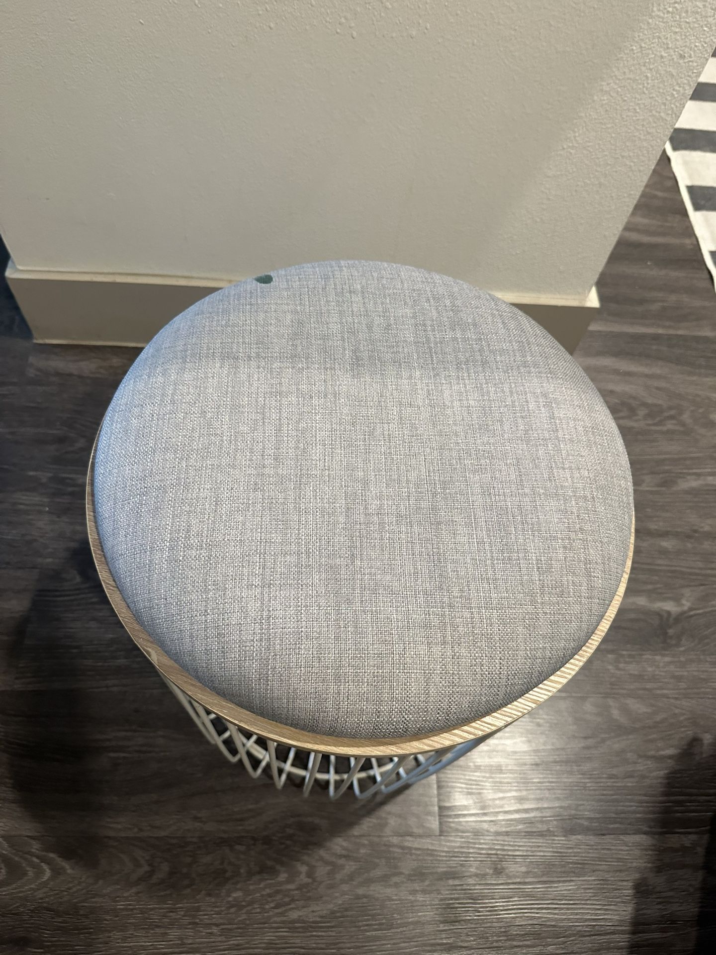 Ottoman/basket