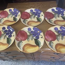 Set of 6 dinner plates 11” W microwave & dishwasher safe.  home trend