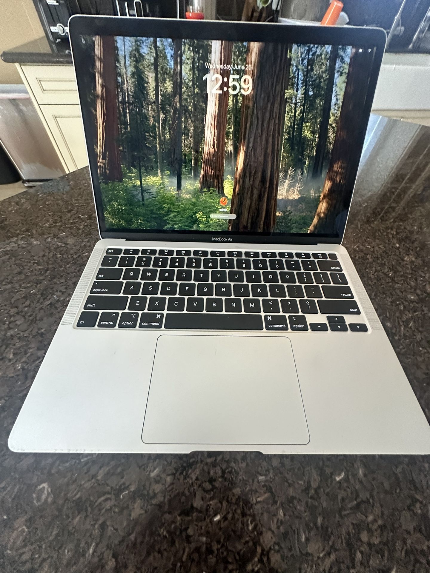 2020 MacBook Air 512GB Like New 27 Cycle Battery