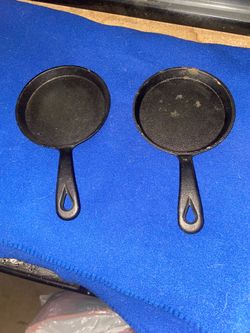 Set of 2 Mini Cast Iron Skillets