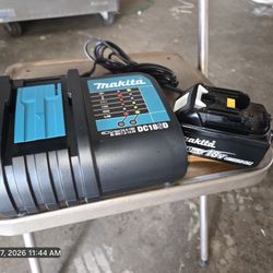 Makita New Fast Charger And 4ha  Batterie 