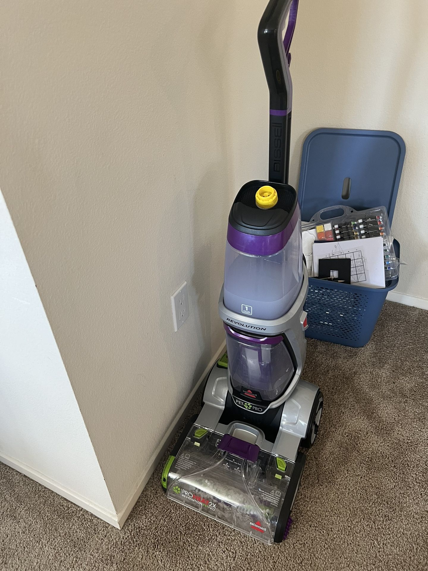 Pet carpet cleaner