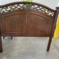 Queen Bedroom Set . Bed Frame, Dresser, Mirror And Chest . Top If The Dresser Has Some Wear 