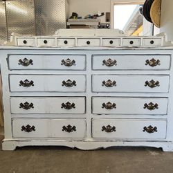 Farmhouse Shabby Chic White 8 Drawer Full Size Dresser