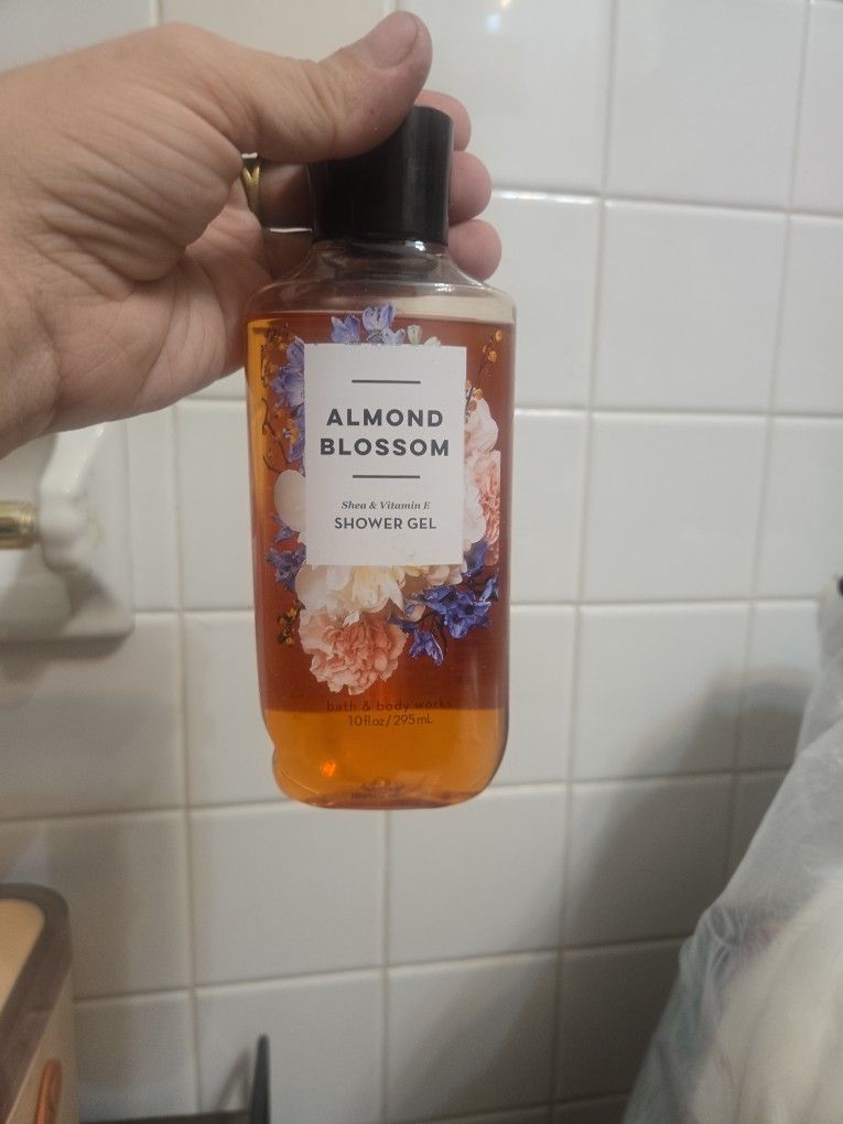 Bath And Body Works  Bath Gel