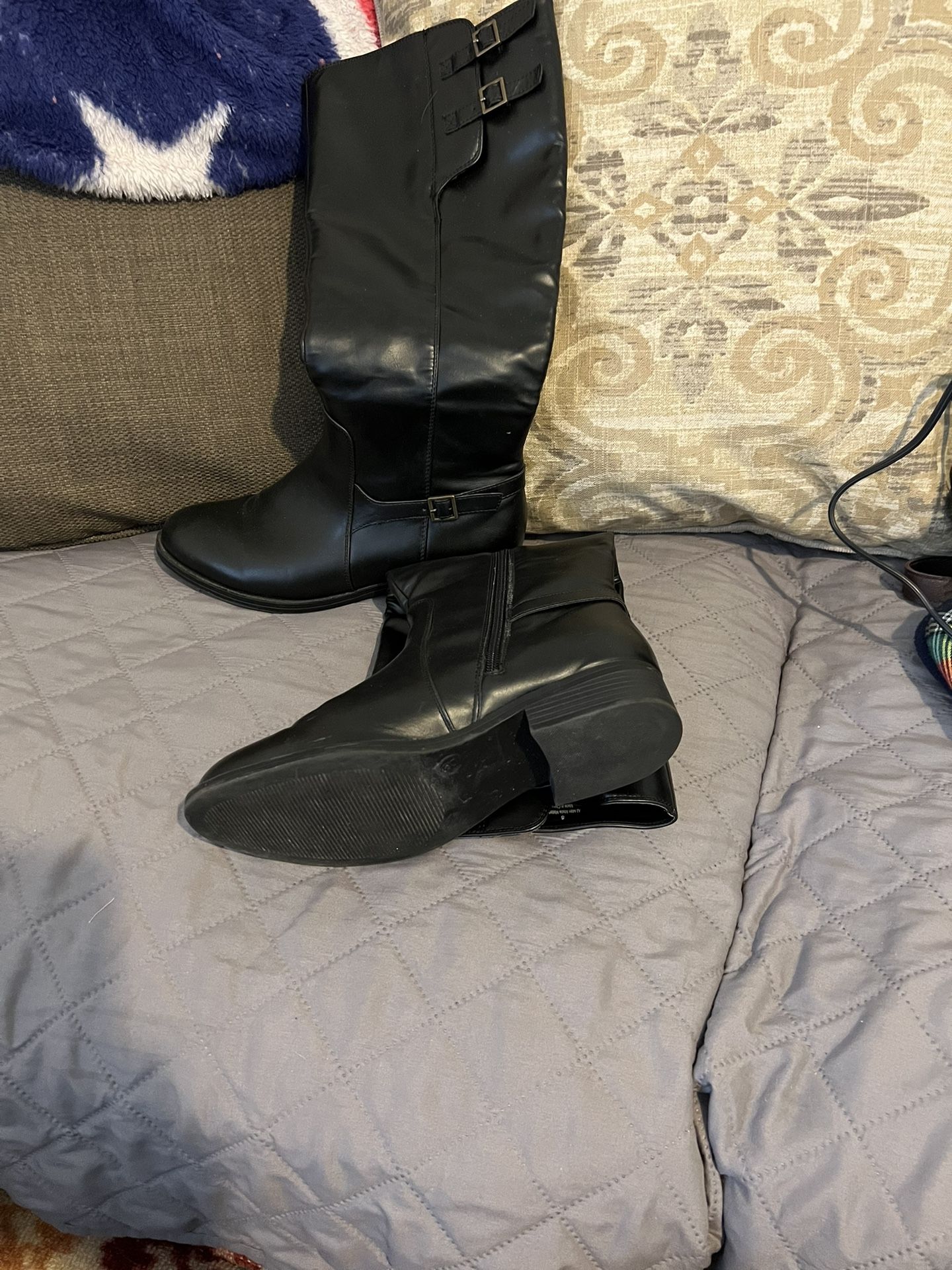 Size 7 Black Boots 