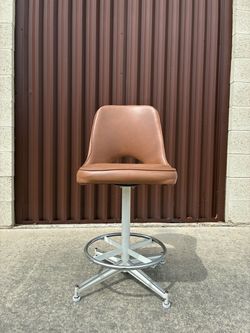 1960’s Mid-Century Vintage Set of 4 Tan Swivel Bar Stools