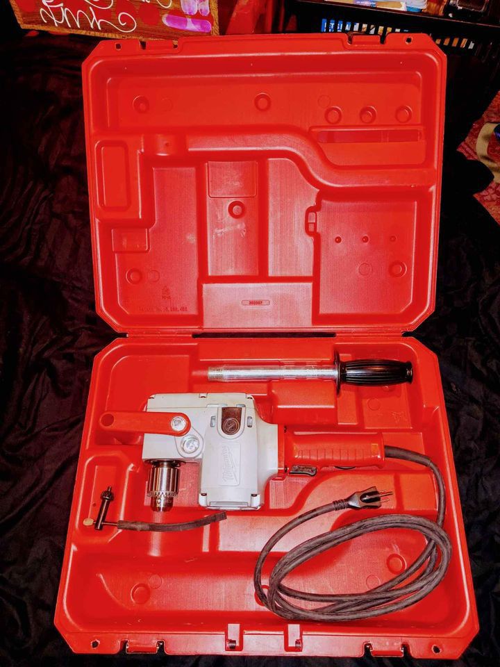 Milwaukee Right Angle Drill Kit (never used)
