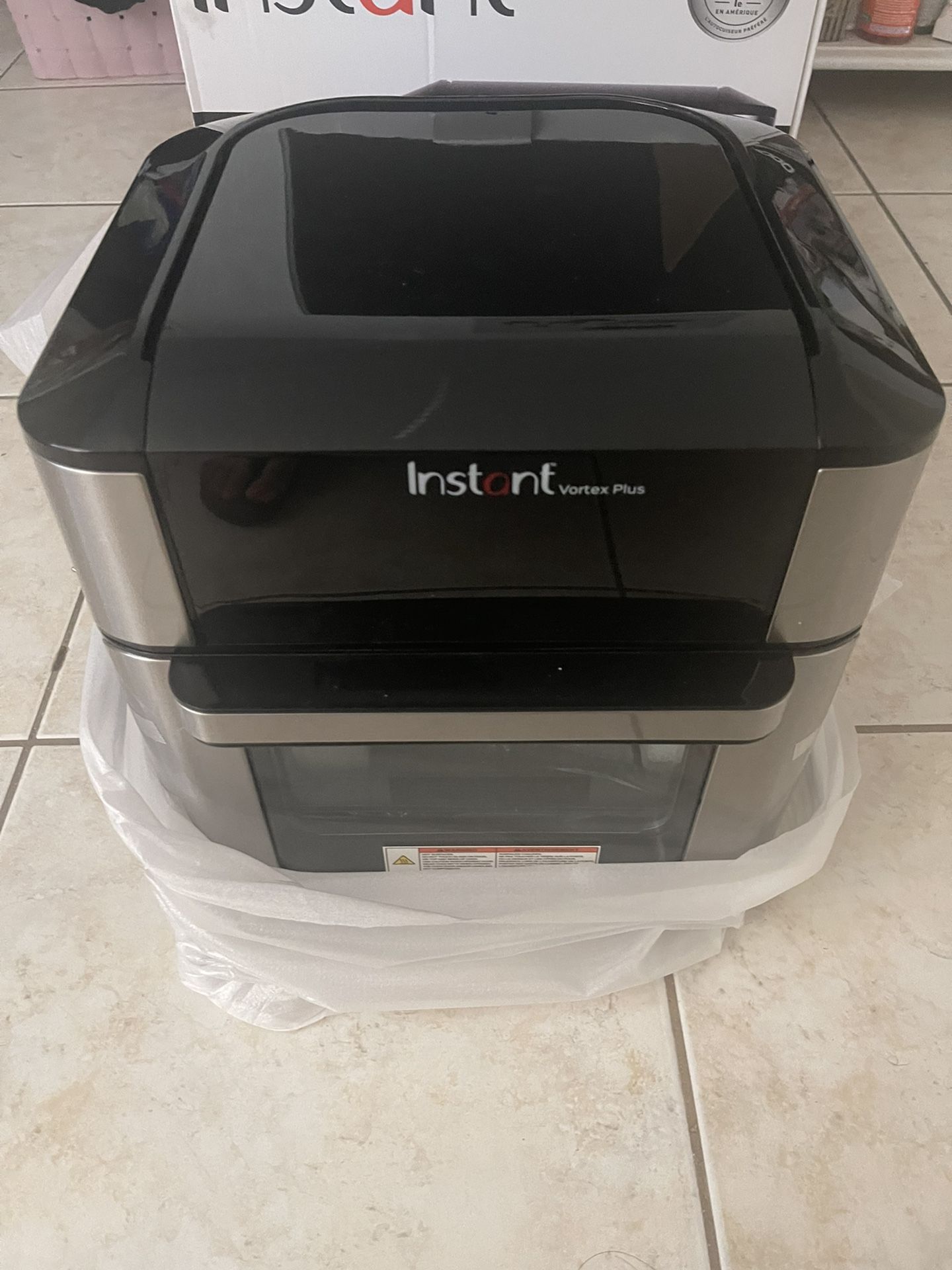 INSTANTPOT VORTEX PLUS AIR FRYER BRAND NEW