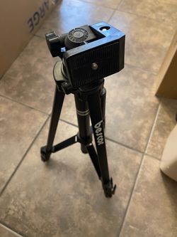 Camera Tripod Bescor