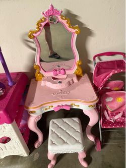 Princess vanity with voice