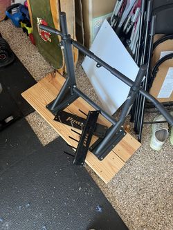 Heavy Duty Pull Up Bar And Roman Chair.