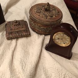 Designer Accessories ! 2 Boxes Or Clock 