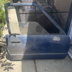 1984 to 1988 Toyota pick up truck passenger side door and good conditions no dents asking $100